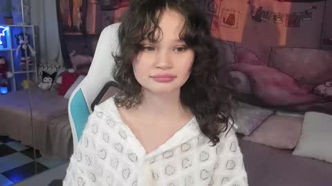 Emilyhaves online show from 11.22.25