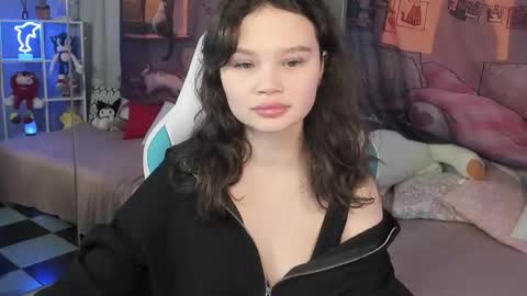 Emilyhaves online show from 11.25.25