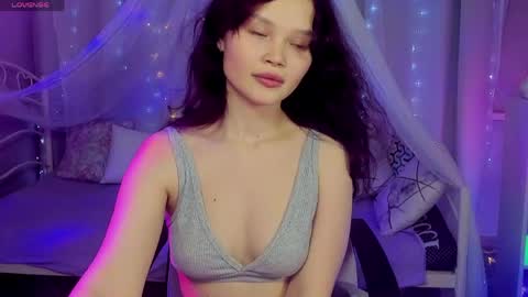 Emilyhaves online show from 05.04.26
