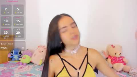 Snapshot of emilyclay_1 chatting on 09.30.25 Sweet Emily online show from 09.30.25