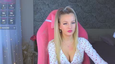 Snapshot of emilydancee chatting on 12.18.24 emilydancee online show from 12.18.24