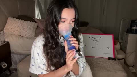 Snapshot of emilyfawn chatting on 03.08.26 emilyfawn online show from 03.08.26