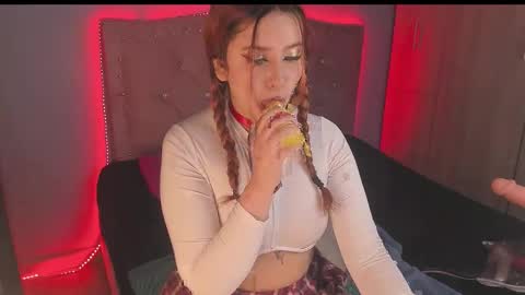 Snapshot of emilyfox1223 chatting on 10.26.25 rosse foxter online show from 10.26.25