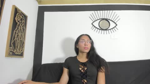 Snapshot of emilygomezz chatting on 10.12.25 Emily online show from 10.12.25