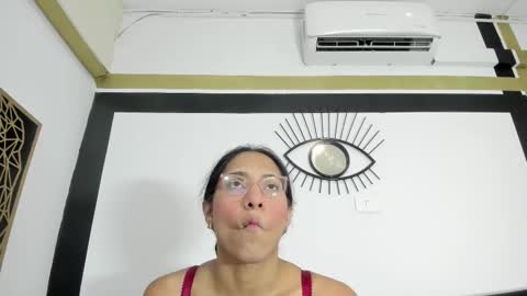 Snapshot of emilygomezz chatting on 10.31.25 Emily online show from 10.31.25