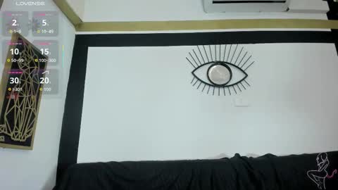 Snapshot of emilygomezz chatting on 11.11.25 Emily online show from 11.11.25