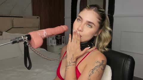 Emily Hendrix online show from 01.17.25