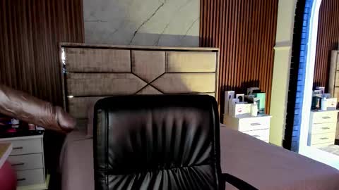 Emily Hendrix online show from 10.09.25