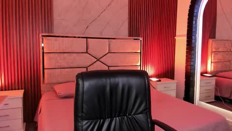 Emily Hendrix online show from 01.15.26