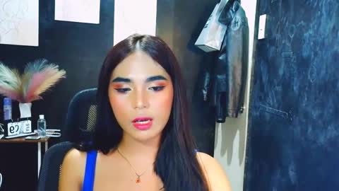 Snapshot of emilyhotasian chatting on 04.10.26 emilyhotasian online show from 04.10.26