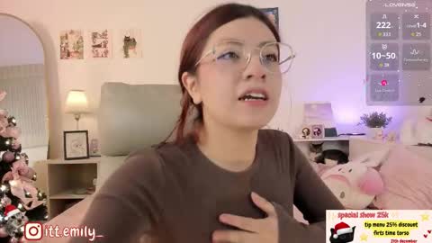 Snapshot of emilyincb1 chatting on 12.16.25 first stream May 5 ig online show from 12.16.25