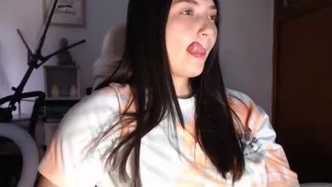 Snapshot of emilyjangcandy_ chatting on 10.05.25 Emily Jang online show from 10.05.25