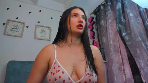 Snapshot of emilyjangcandy_ chatting on 11.04.25 Emily Jang online show from 11.04.25