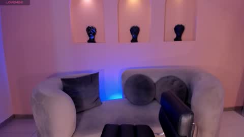 Emily online show from 10.21.25