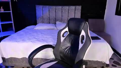 emilymora1_ online show from 06.29.26