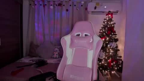 Snapshot of emilyrosss_ chatting on 01.08.25 EMILY online show from 01.08.25