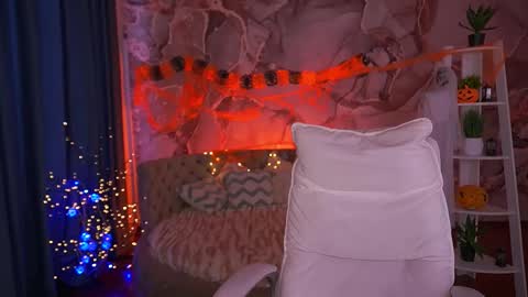 Snapshot of emilysunshines chatting on 10.29.25 MY NAME IS Emily WELCOME EVERYONE I WILL BE HAPPY TO GIVE YOU WHAT YOU HAVE DREAMED OF FOR SO LONG online show from 10.29.25