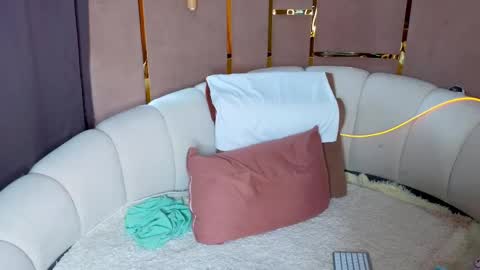 Emily wish-list  online show from 05.12.26