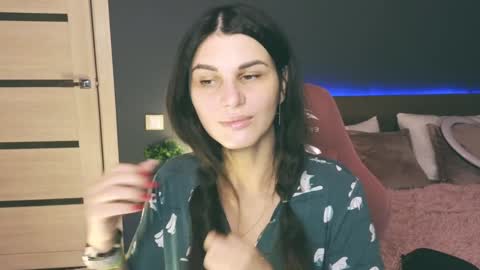 Emily online show from 02.05.25