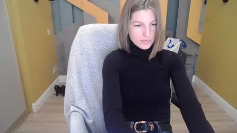 EmilyWalkers online show from 12.08.24