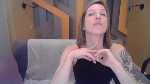 EmilyWalkers online show from 12.08.24