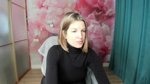 EmilyWalkers online show from 12.11.24