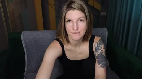 EmilyWalkers online show from 12.26.24