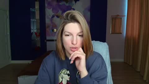 EmilyWalkers online show from 01.19.25