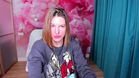 EmilyWalkers online show from 02.03.25
