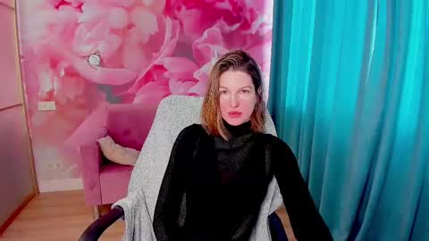 EmilyWalkers online show from 02.17.25