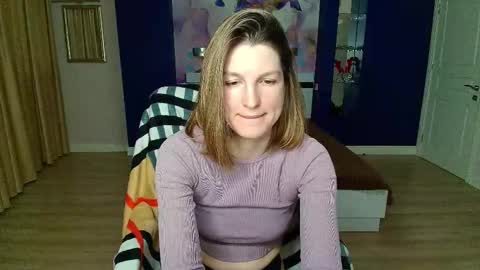 EmilyWalkers online show from 03.07.25