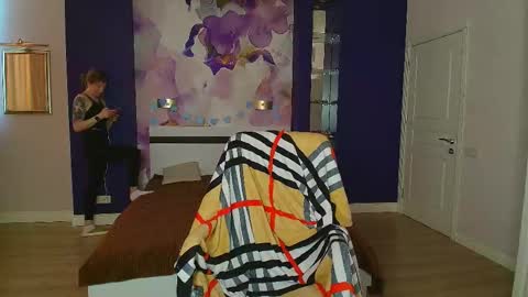 EmilyWalkers online show from 03.12.25