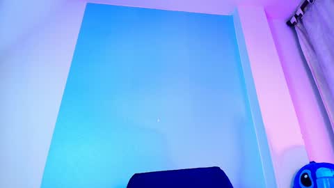 Snapshot of emilywithe_ chatting on 01.21.25 online show from 01.21.25