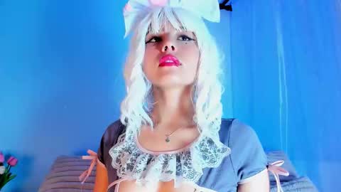 Snapshot of emilywithe_ chatting on 10.12.25 online show from 10.12.25