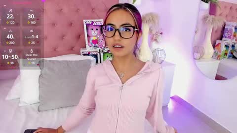 Emily Bank online show from 03.05.25