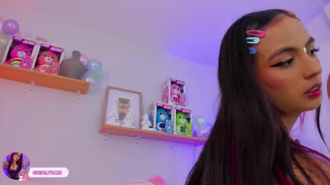 Emily Bank online show from 11.19.25