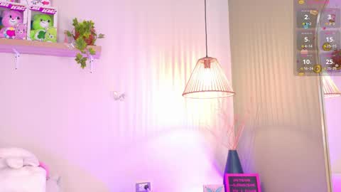 Snapshot of emilyy_bank chatting on 05.08.26 Emily Bank online show from 05.08.26