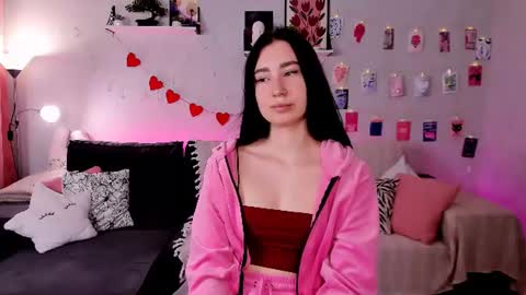 Snapshot of emimimi_ chatting on 07.23.26 Emily online show from 07.23.26