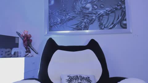 Snapshot of eminence_shadow chatting on 04.09.26 ELLE DANIELLE online show from 04.09.26
