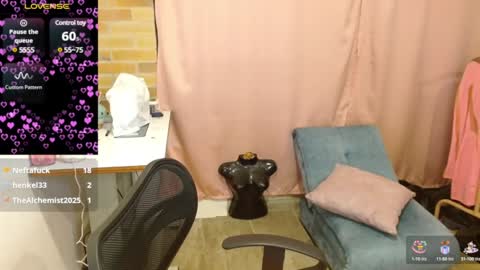 Snapshot of emitaa17228 chatting on 01.21.25 emma online show from 01.21.25