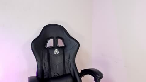 Snapshot of emma_980 chatting on 12.26.24 emma online show from 12.26.24