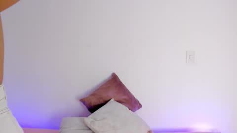 Snapshot of emma_980 chatting on 11.27.25 emma online show from 11.27.25