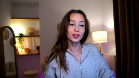 Snapshot of emma__cutiee chatting on 12.28.24 Your Emma online show from 12.28.24