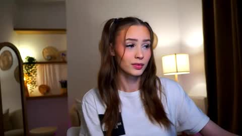 Snapshot of emma__cutiee chatting on 01.24.25 Your Emma online show from 01.24.25