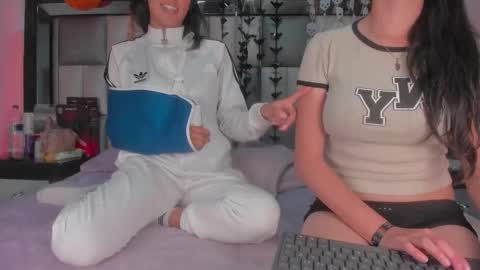 Snapshot of emma__js_ chatting on 10.24.25 emma__js_ online show from 10.24.25