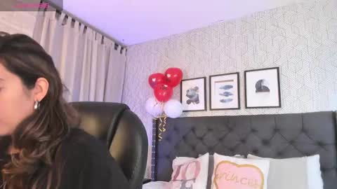 Snapshot of emma__smith01 chatting on 02.15.25 Emma online show from 02.15.25