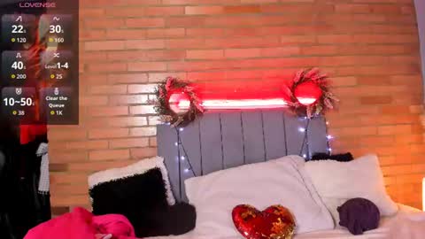 Hey Im EmmaHelp me reach 100 likes online show from 07.13.26