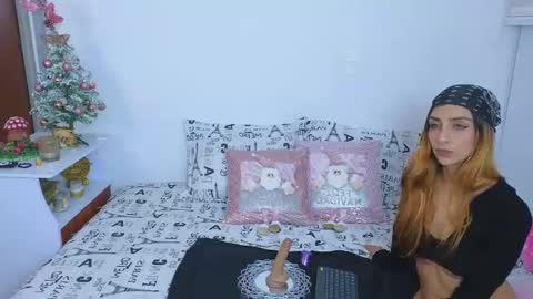 Emma Blue  modelo independiente online show from 12.14.24