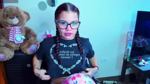 emma_boo_ online show from 04.25.26