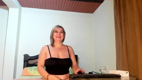 Snapshot of emma_brown777 chatting on 01.12.25 ALBA  online show from 01.12.25